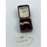 18ct Gold wedding band with chased decoration Size O