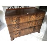 Good quality figured oak lined mahogany chest of 3 long graduated drawers, the top one fitted with
