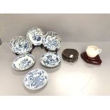 5 Chinese blue & white C18th style bowls, a similar side plate, 2 hardwood stands & a white
