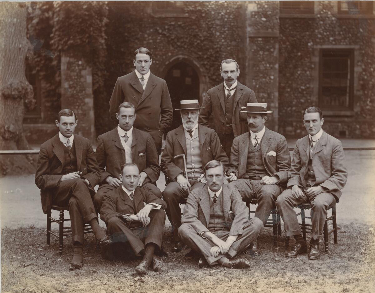 Kent C.C.C. 'Amateurs' 1901. Early official mono photograph of the Kent amateur players seated and