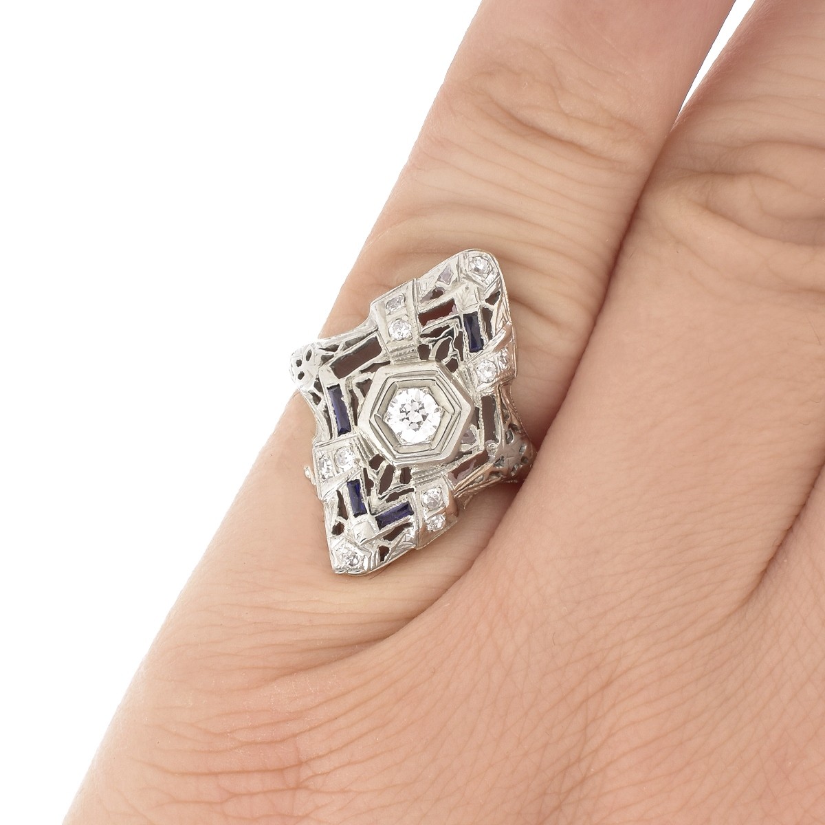 Art Deco Diamond and Platinum Ring - Image 6 of 6