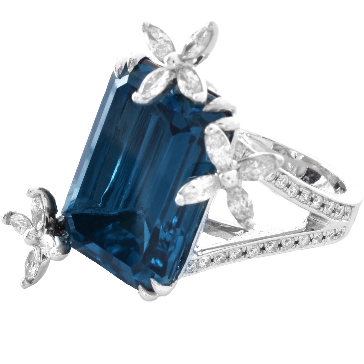London Topaz, Diamond and 18K Gold Ring - Image 3 of 6