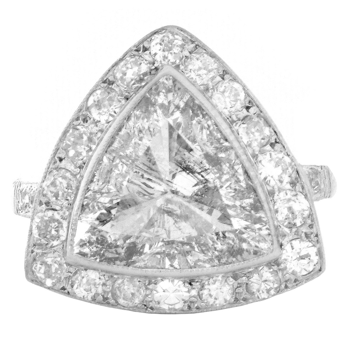 4.12ct TW Diamond and Platinum Riing - Image 2 of 5