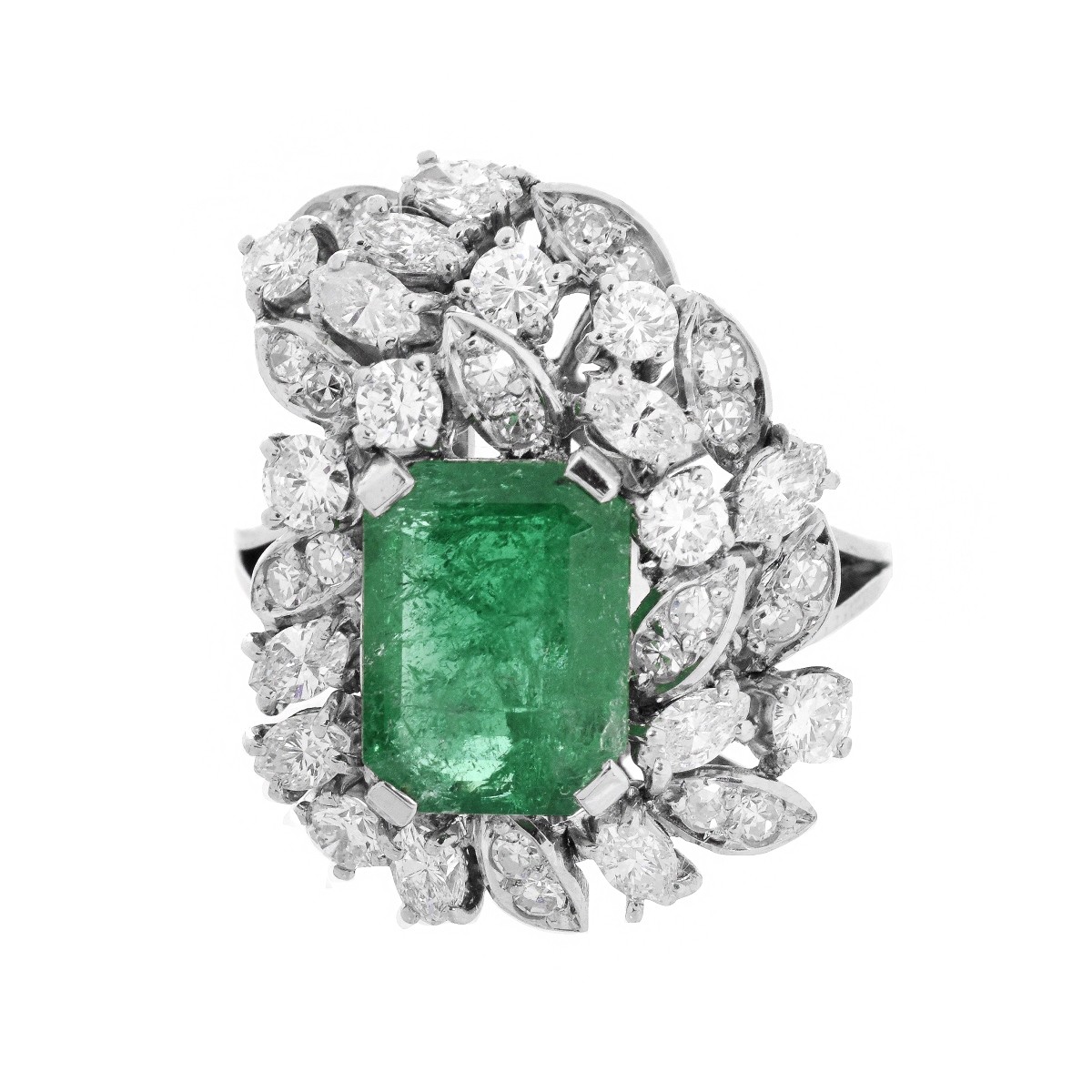 Vintage Emerald, Diamond and Platinum Ring - Image 2 of 6