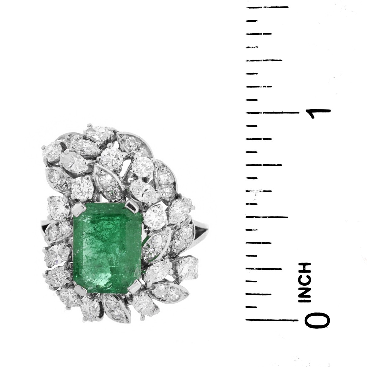 Vintage Emerald, Diamond and Platinum Ring - Image 6 of 6