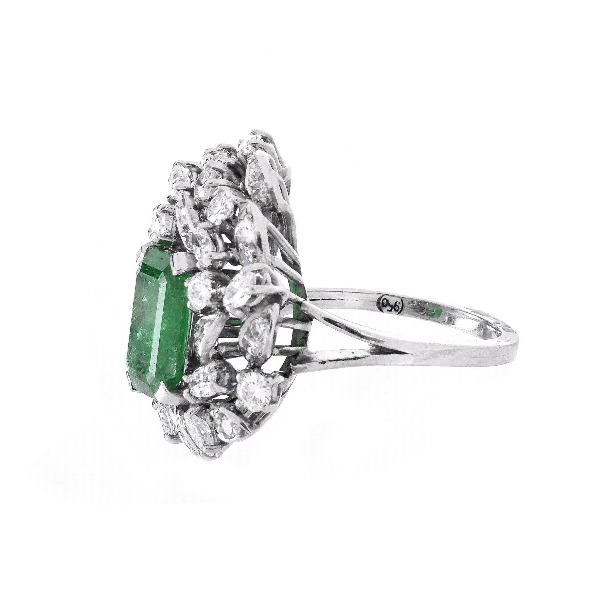 Vintage Emerald, Diamond and Platinum Ring - Image 3 of 6