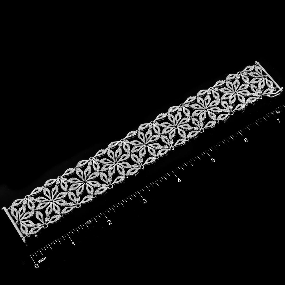 Diamond and 18K Bracelet - Image 5 of 5