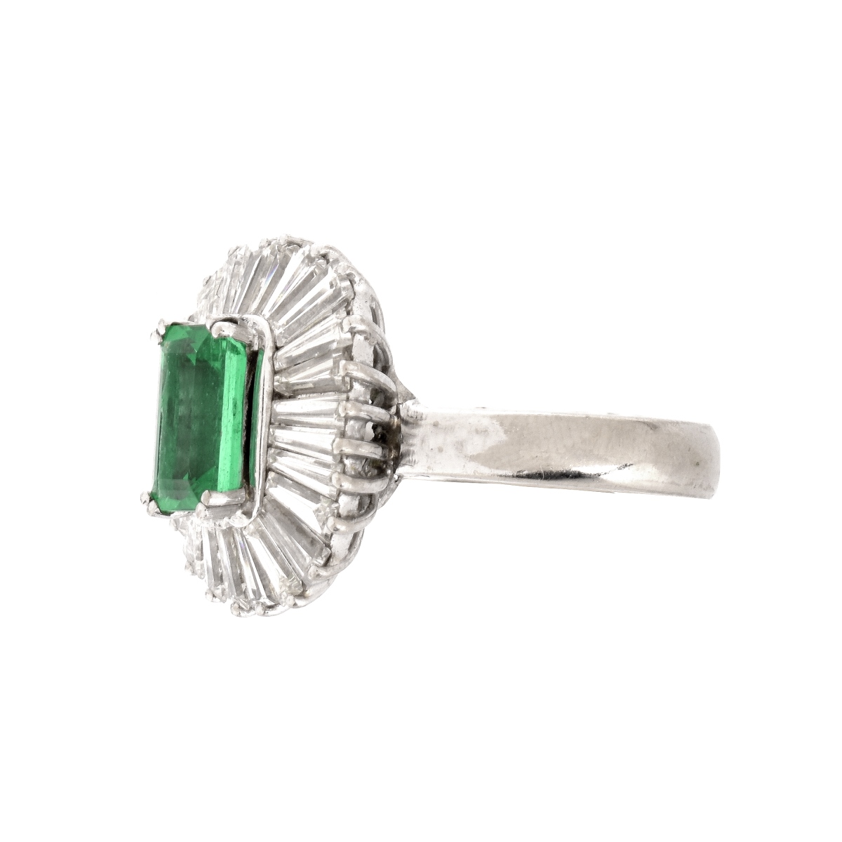 Emerald and Diamond Ring - Image 3 of 6