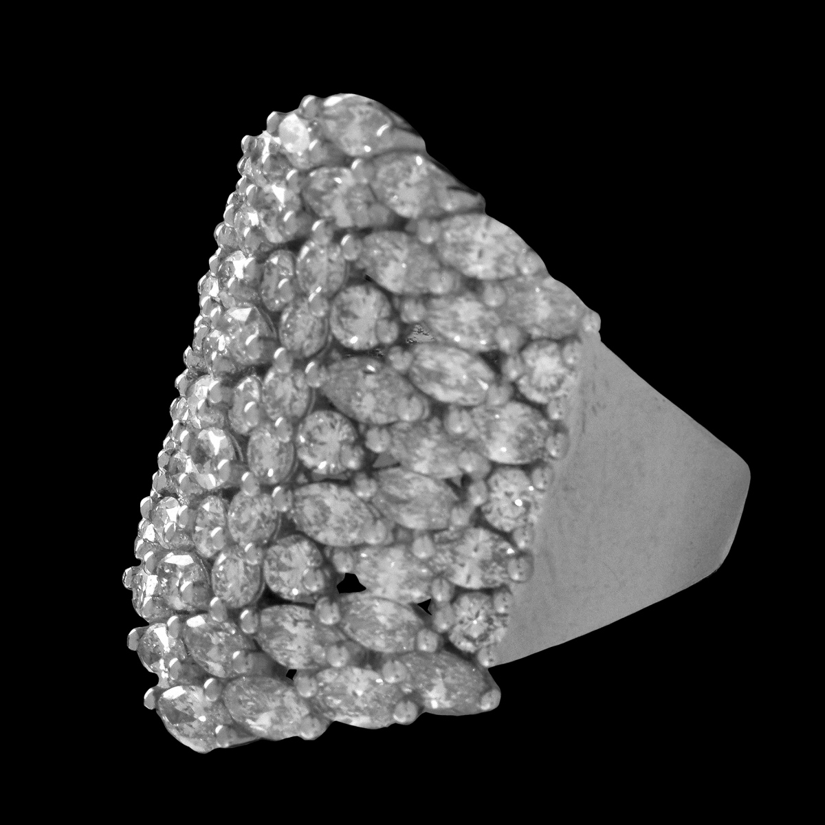 Diamond and 18K Ring - Image 3 of 6