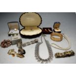 A collection of miscellaneous costume jewellery to include faux pearl single string choker with