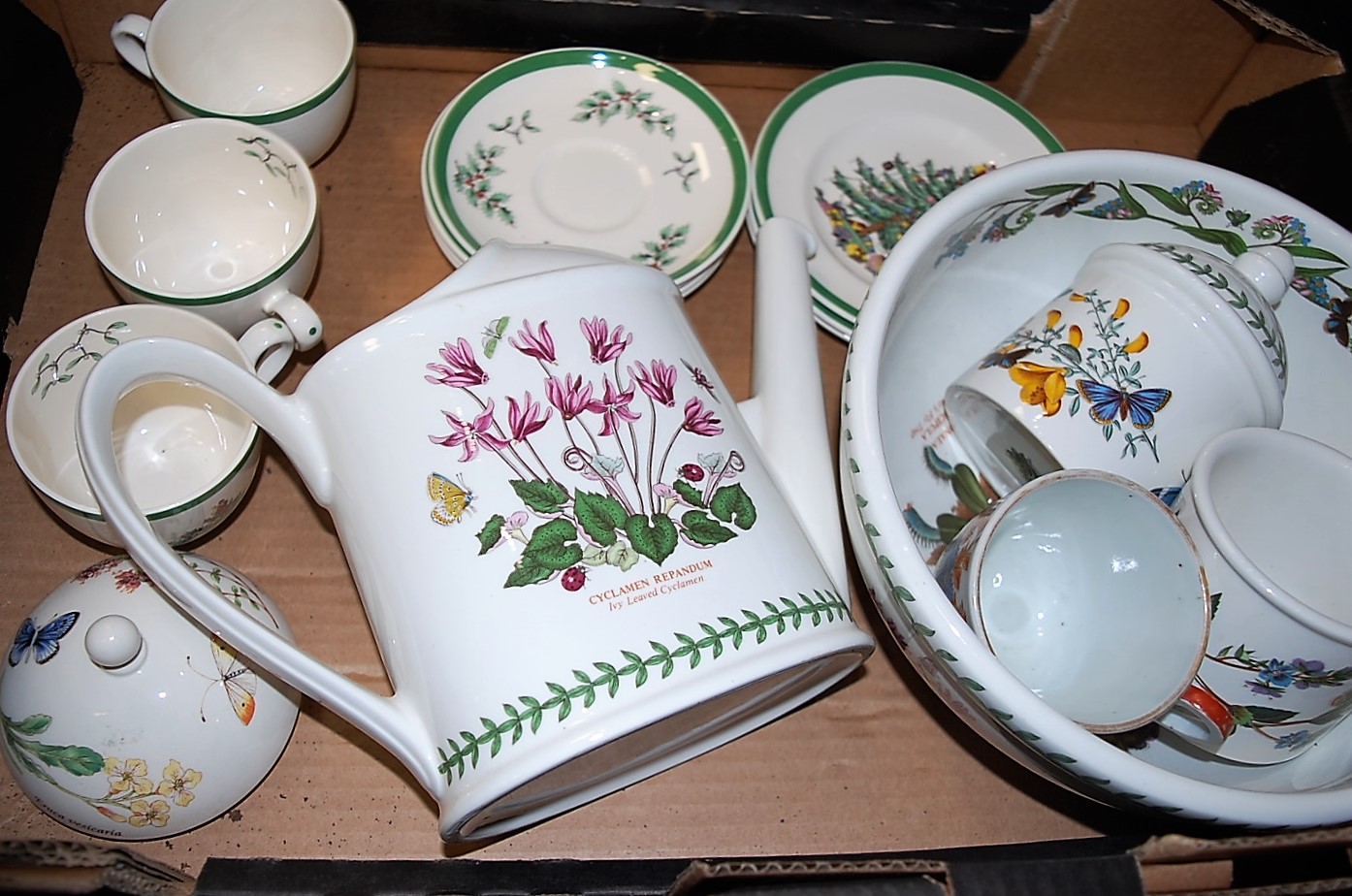 A box of Portmeirion table wares to include Botanic Garden watering can, Christmas tree pattern cups