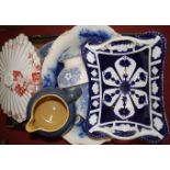 A box of miscellaneous Victorian and later chinawares, to include blue and white transfer