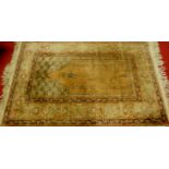 A Persian woollen prayer rug, 132 x 91.5cm