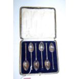 A cased set of 6 silver seal top teaspoons