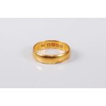 A 22ct gold wedding band, 5mm wide, hallmarked Birmingham 1919, size Q, (5g)