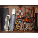 Large tray Marx assorted lineside accessories including dockside crane, radio train control,