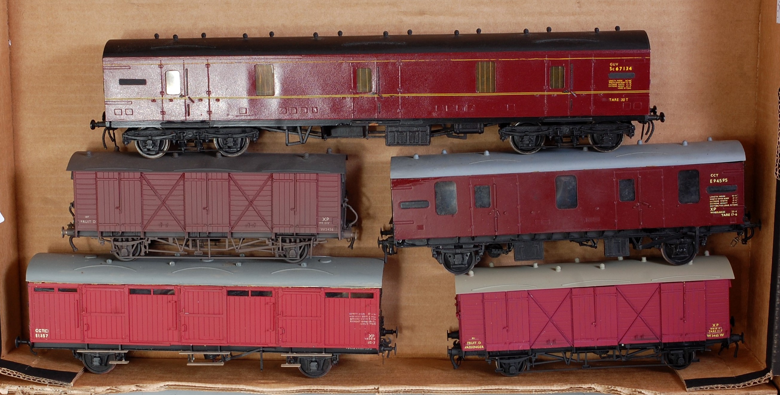 Large tray of five items to form a parcels train, all BR livery, bogie GUV, long wheelbase CCT, ex