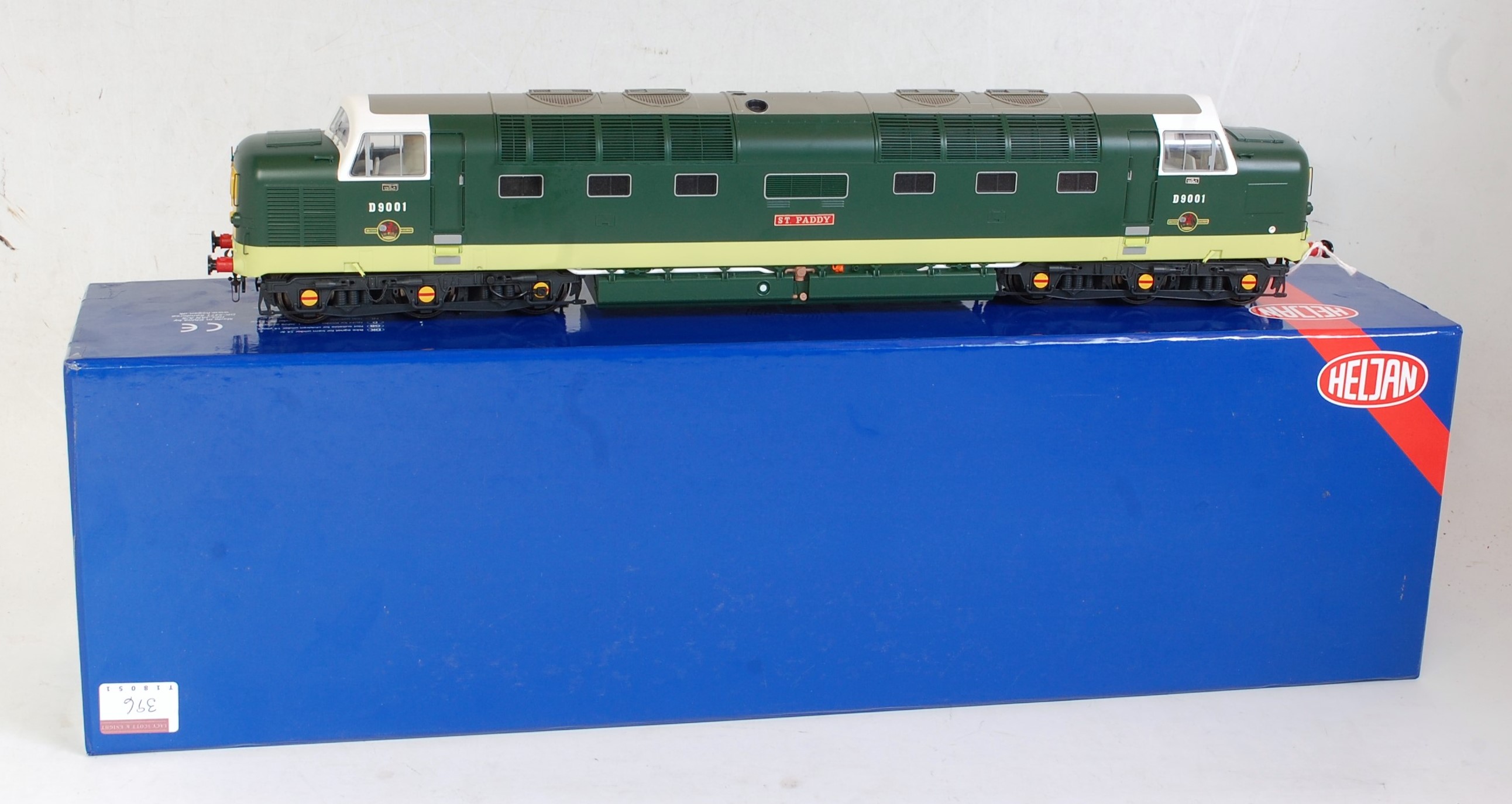 Heljan finescale BR 2 tone green with yellow end panel, class 55 Deltic No. D9001 St Paddy, with