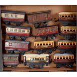 Large tray containing 12 assorted Hornby coaches, all (A-F)