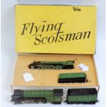 Trix: Flying Scotsman loco and tender LNER green No. 4472, Ref,. 1180, coupling from tender to