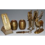 Assorted metal wares to include brass thermometer, barrel shaped money boxes etc