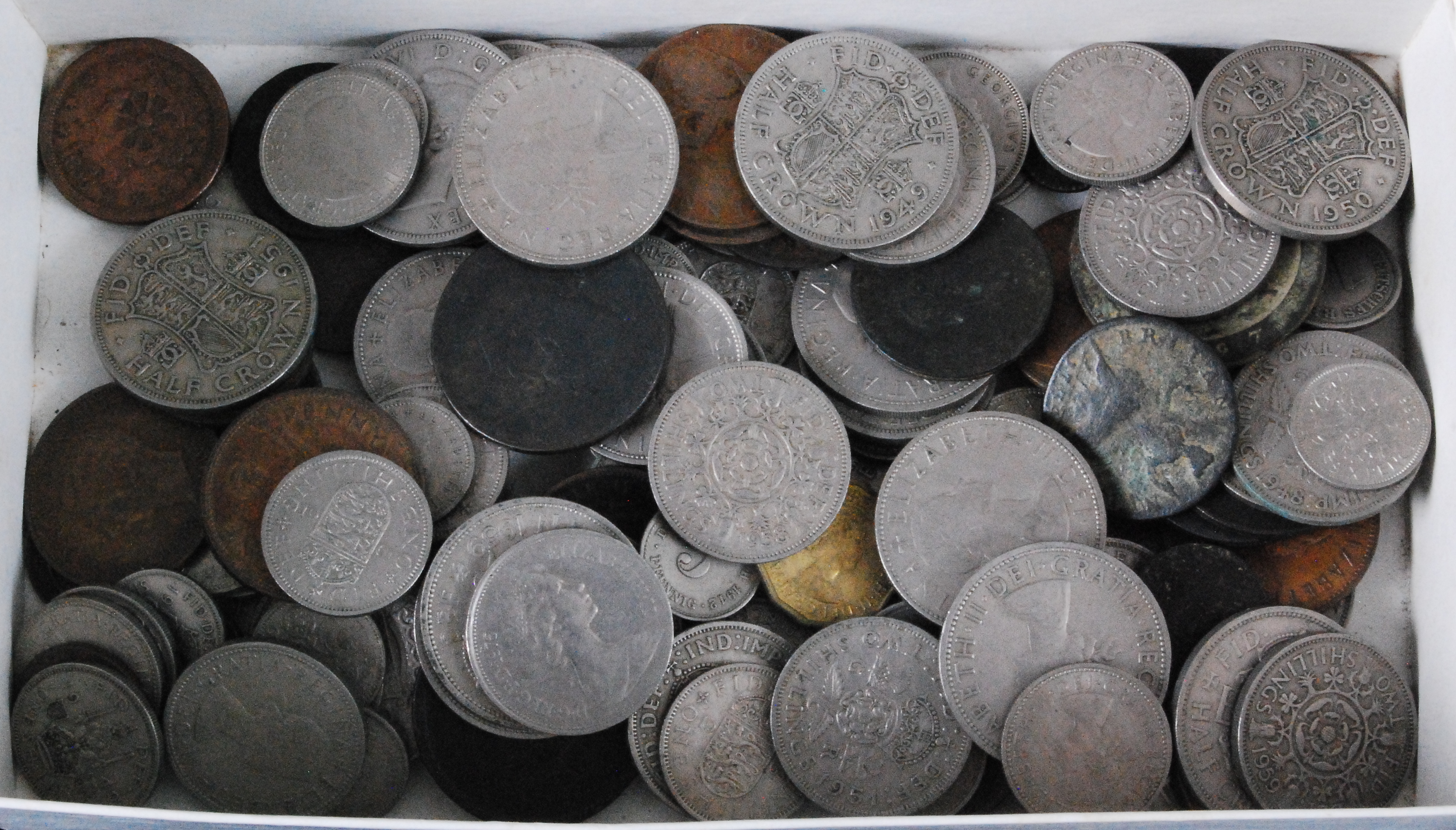 Great Britain and World, a collection of 19th century and later coins to include Edward VII