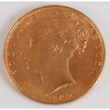 Great Britain, 1872 gold full sovereign, Victorian 'young head', rev. crowned shield within wreath