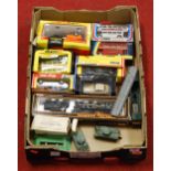 A collection of boxed modern issue diecast toy vehicles to include Dinky Rover 3500, together with a