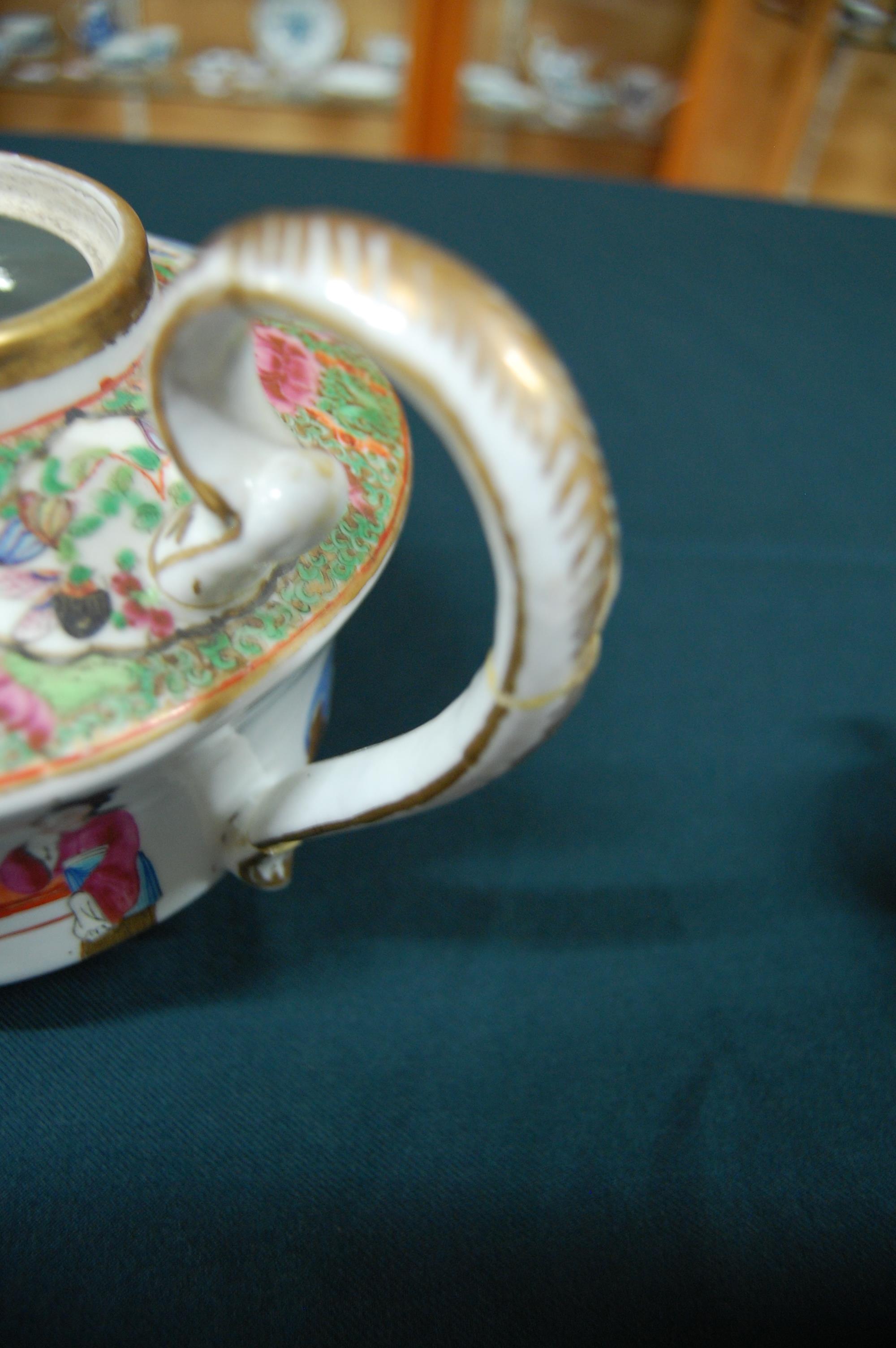 A Chinese Canton part tea service, comprising teapot, large cream jug, sugar bowl and cover, five - Image 16 of 50