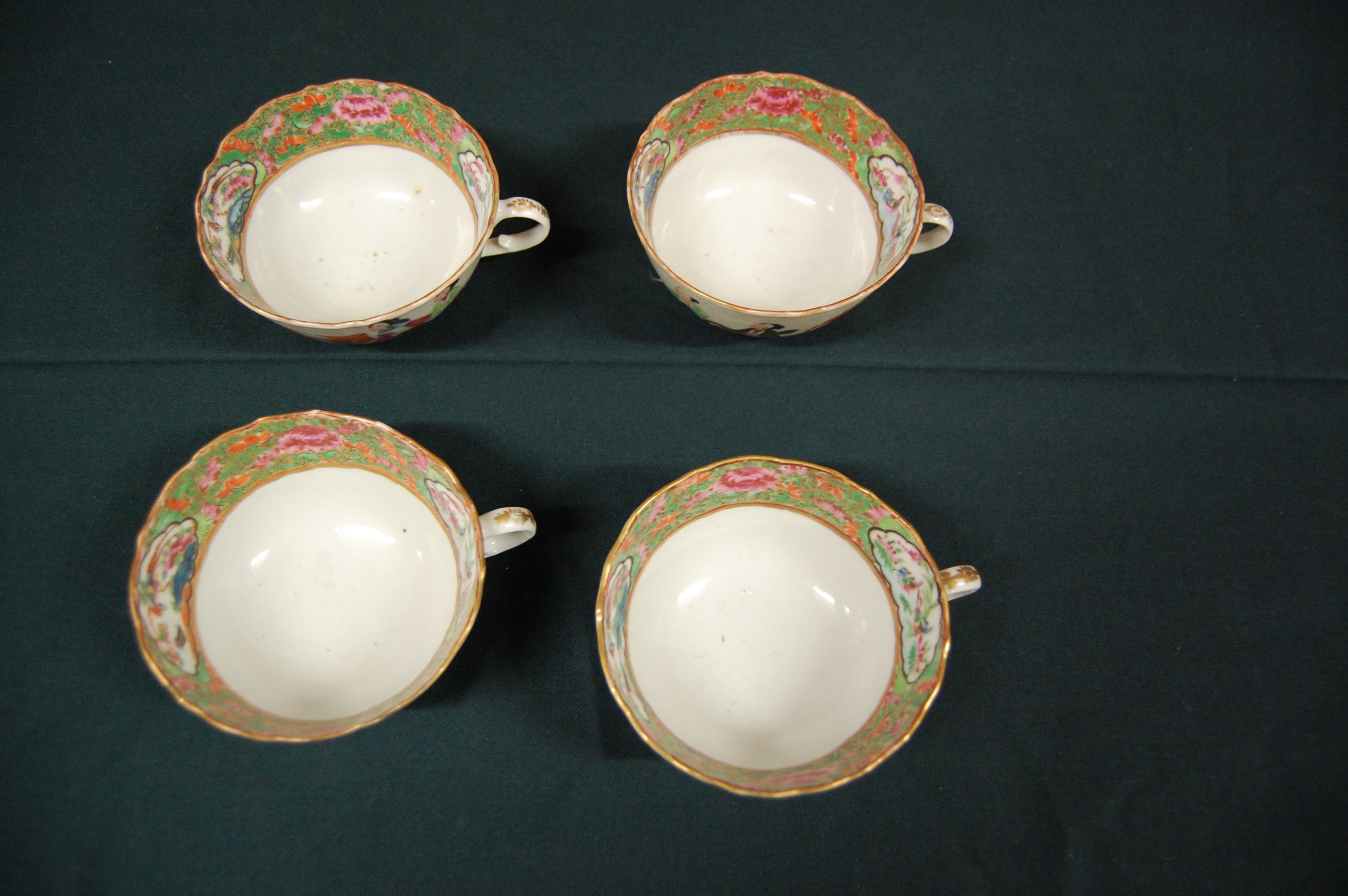 A Chinese Canton part tea service, comprising teapot, large cream jug, sugar bowl and cover, five - Image 40 of 50