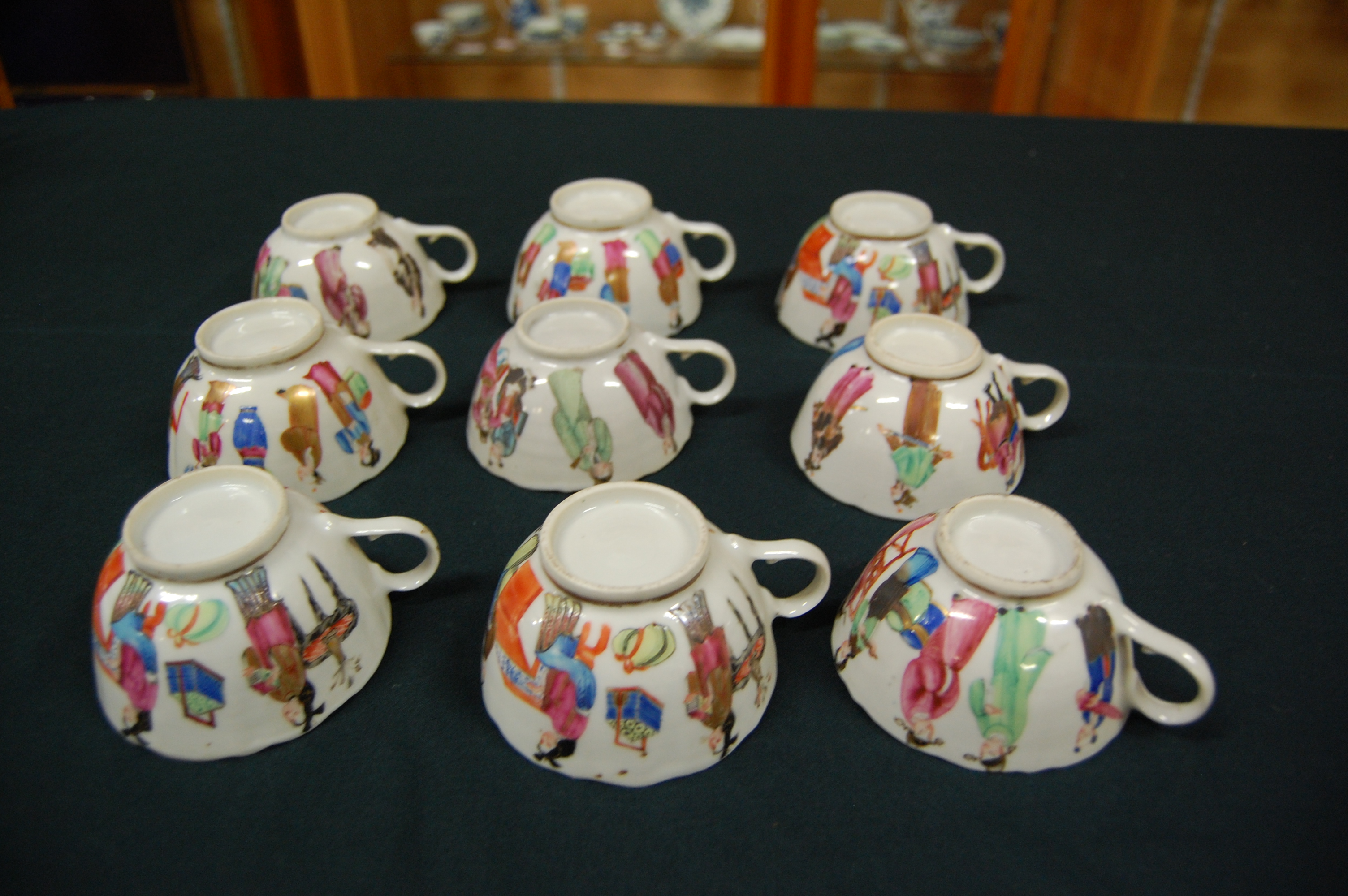 A Chinese Canton part tea service, comprising teapot, large cream jug, sugar bowl and cover, five - Image 47 of 50