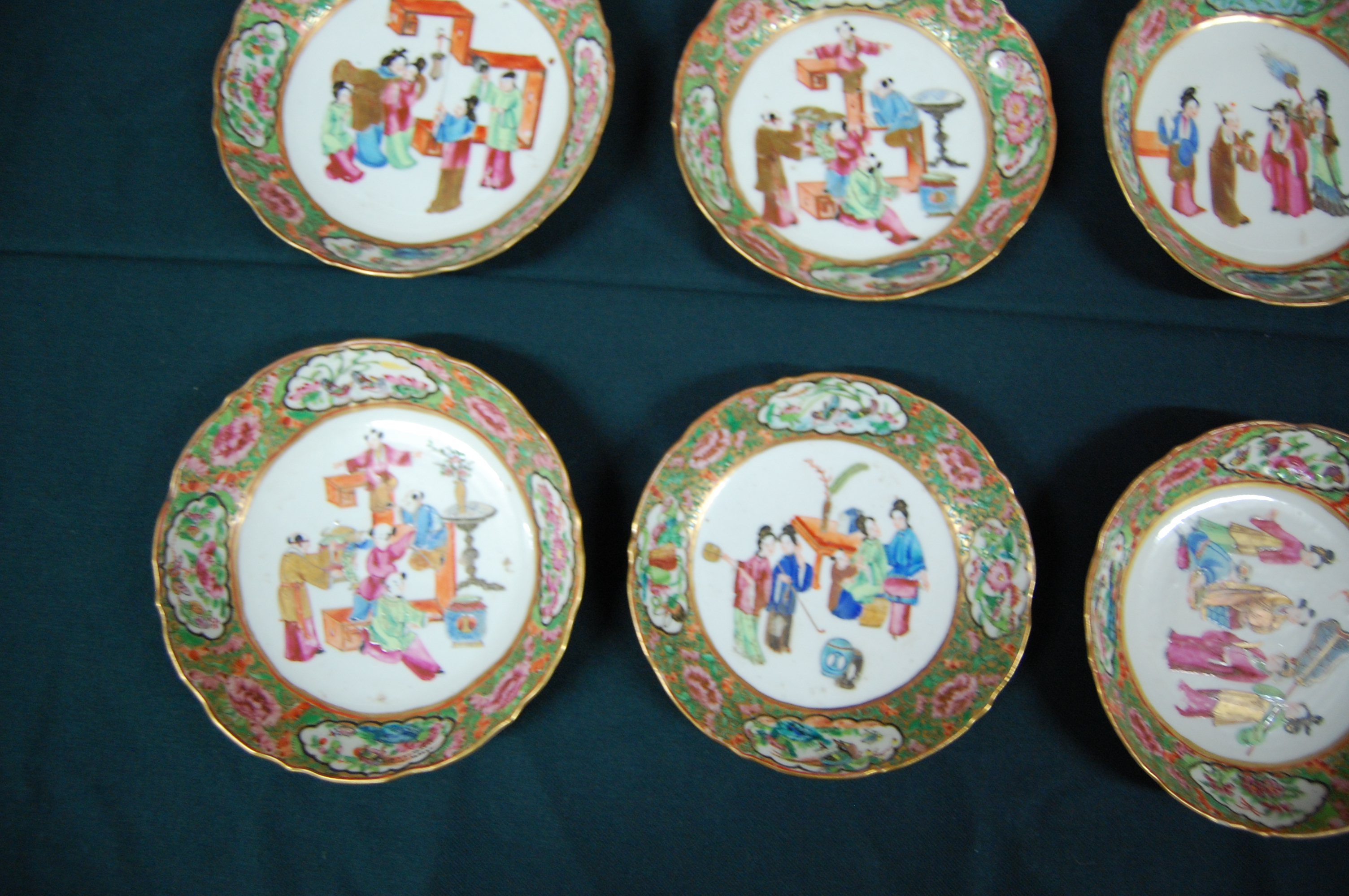 A Chinese Canton part tea service, comprising teapot, large cream jug, sugar bowl and cover, five - Image 35 of 50