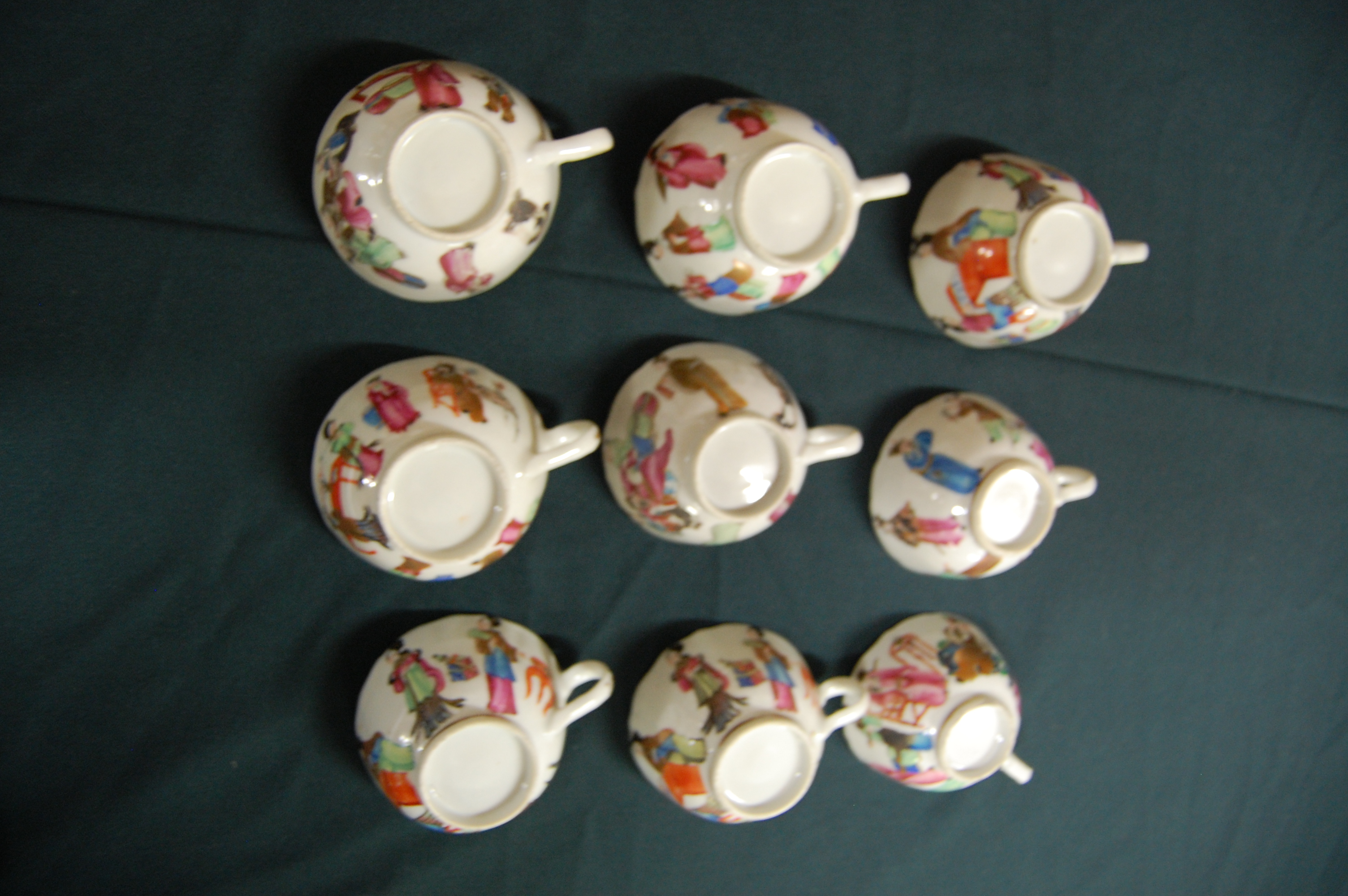 A Chinese Canton part tea service, comprising teapot, large cream jug, sugar bowl and cover, five - Image 49 of 50