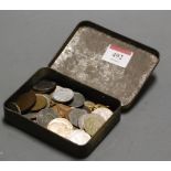 A small collection of assorted world coinage, to include 1917 Liberté, Egalité, Fraternité 25 cents,