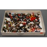 A box of assorted loose and playworn painted lead figures to include Britains etc