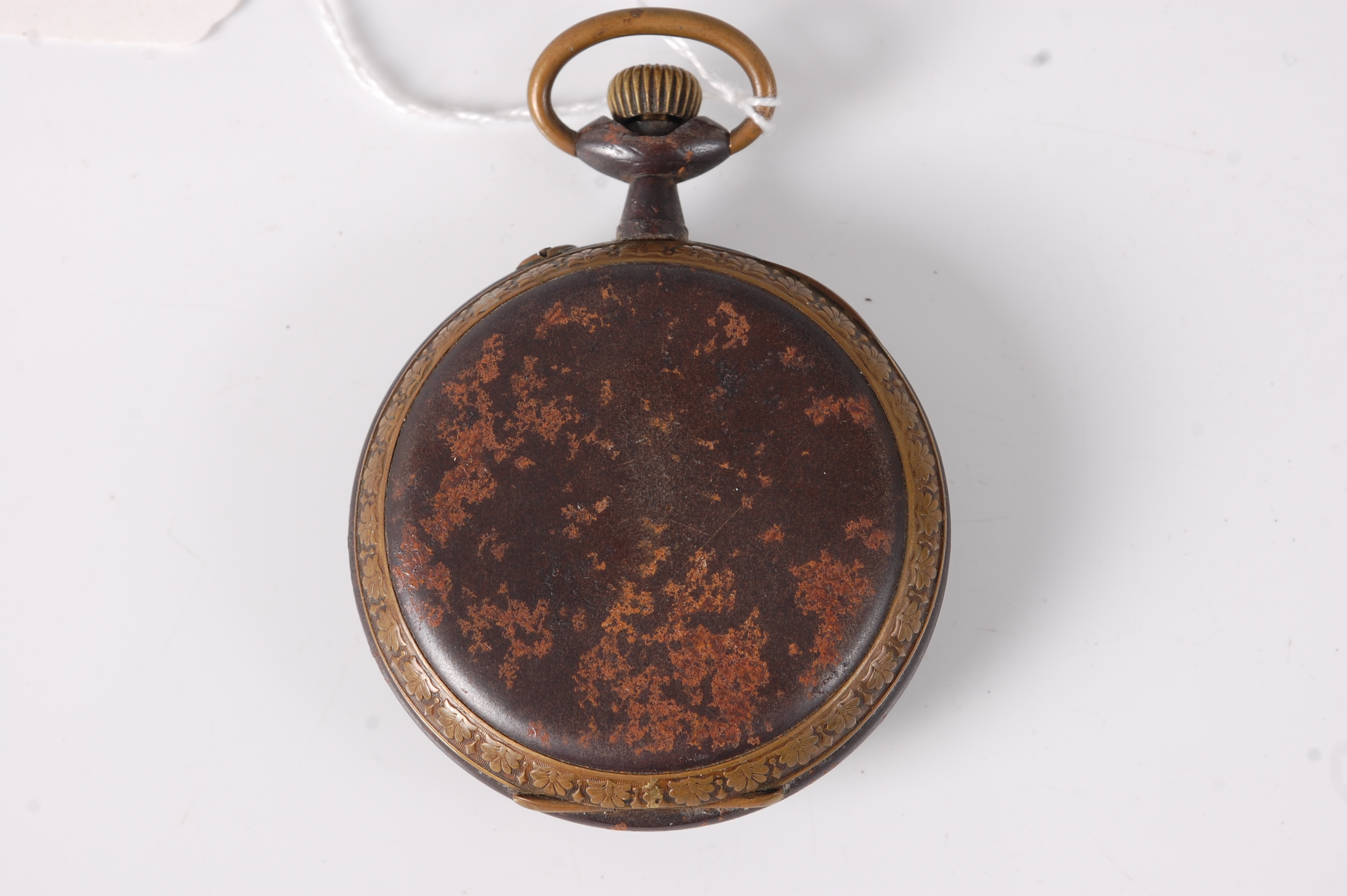 A gent's steel and gilt metal cased oversize pocket watch, the keyless movement powering main dial - Image 3 of 4