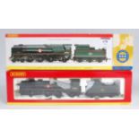 A Hornby R2294 Merchant Navy class engine and tender BR lined green No. 35029 'Ellerman Lines', with