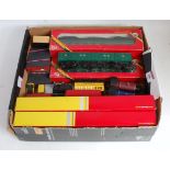 Quantity of Hornby items including boxed R4524, R4525, GWR coaches (G-BG), 2x R431, R432 Southern