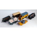 Small tray containing 6x pre-war Hornby wagons including 1937/41 GW No. 0 fish van (G), 1934/35