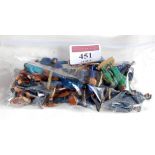 Small bag containing 22x Hornby smaller assorted railway staff and passengers, as removed from