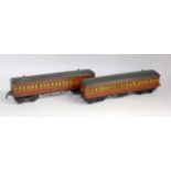 Hornby 1925/39 2x Metropolitan coaches, brake/3rd coach E with plug and socket connections for HV