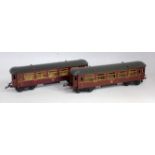 Hornby 1931/41 2x saloon coaches both have scratches to sides particularly window surrounds,