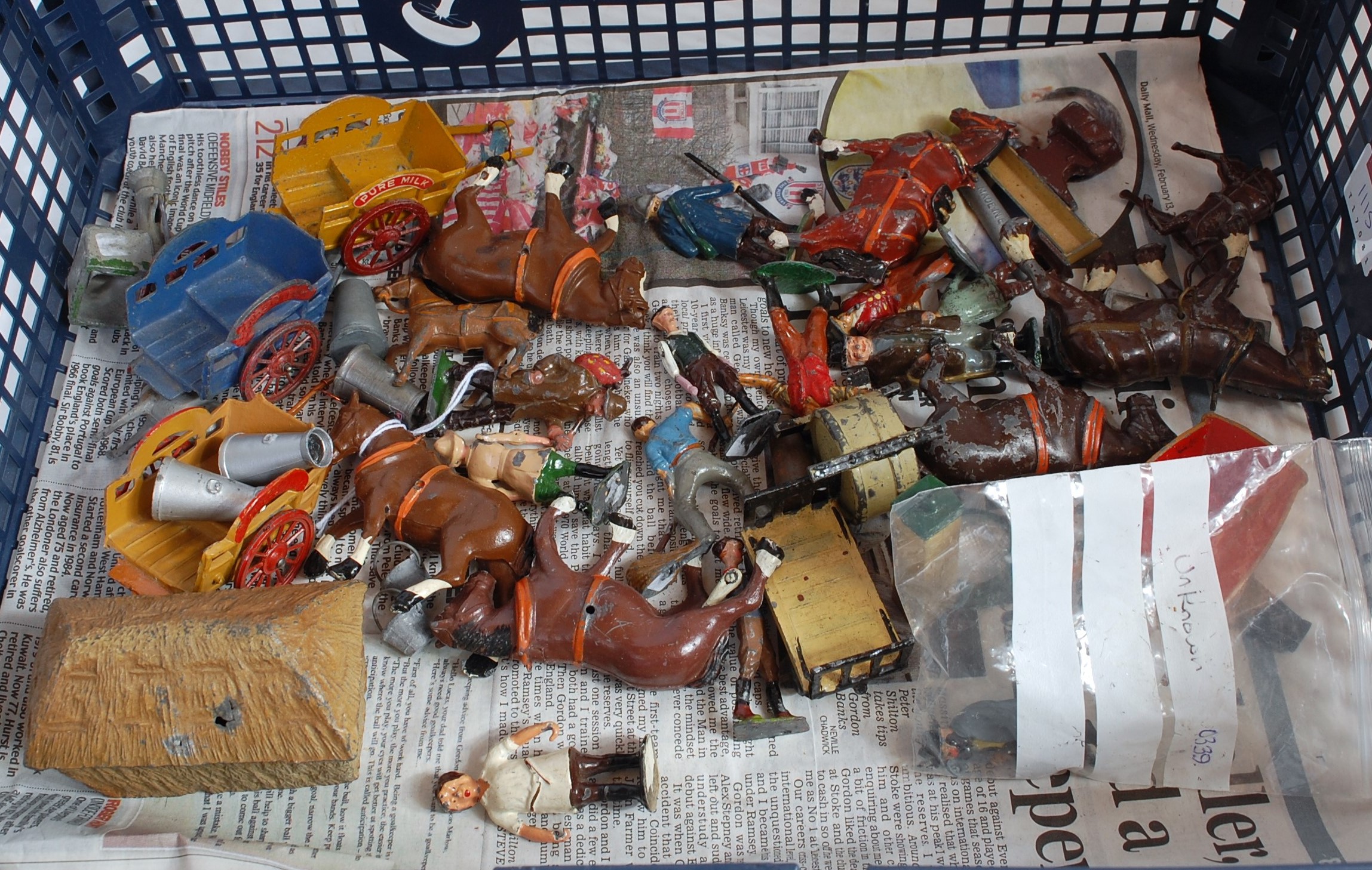 Two trays containing a quantity of various Britains and other lead hollow cast farming miniatures to - Image 2 of 2