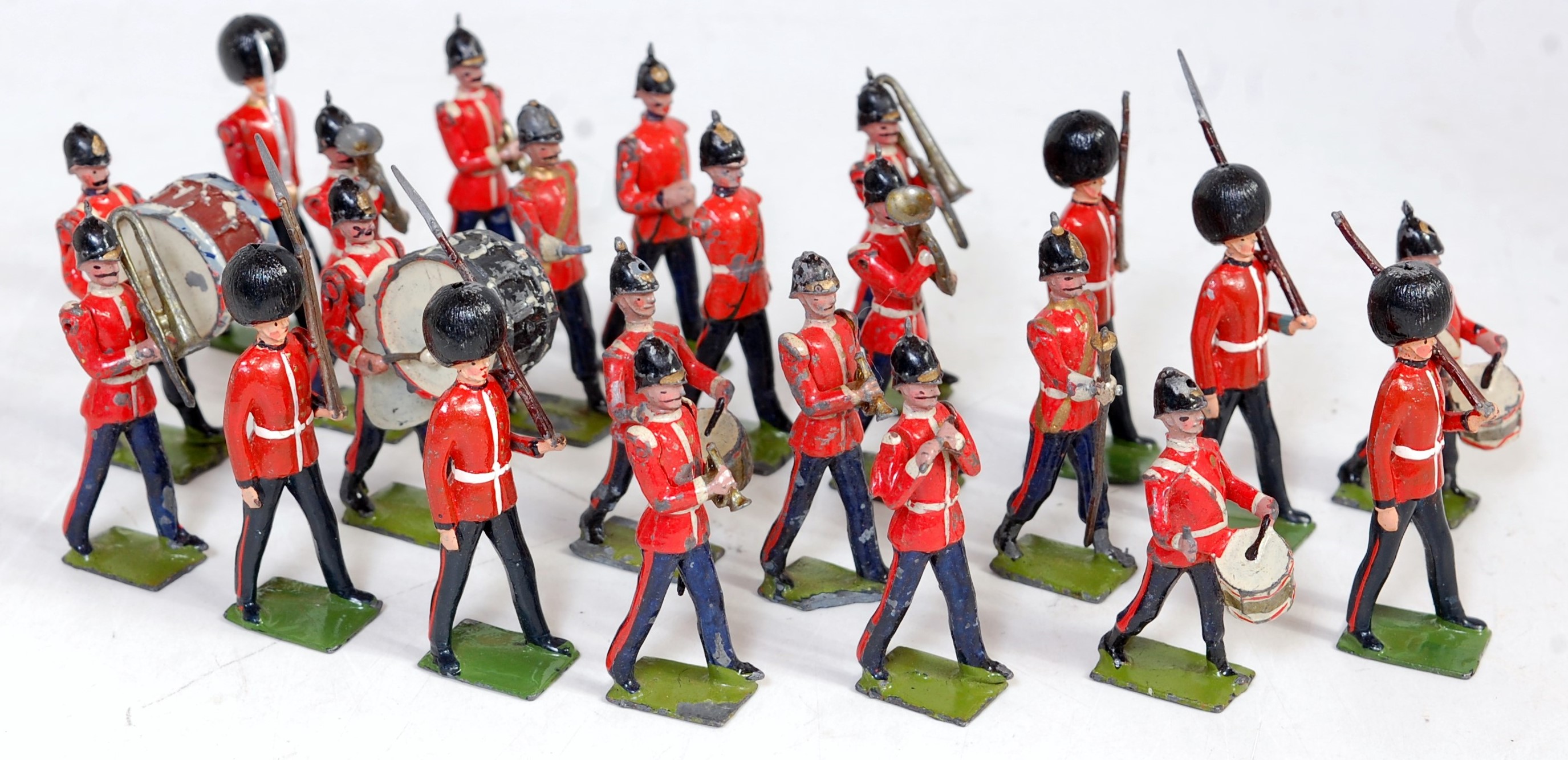 Two trays containing a quantity of various Britains lead and hollow cast figures to include Britains - Image 2 of 4