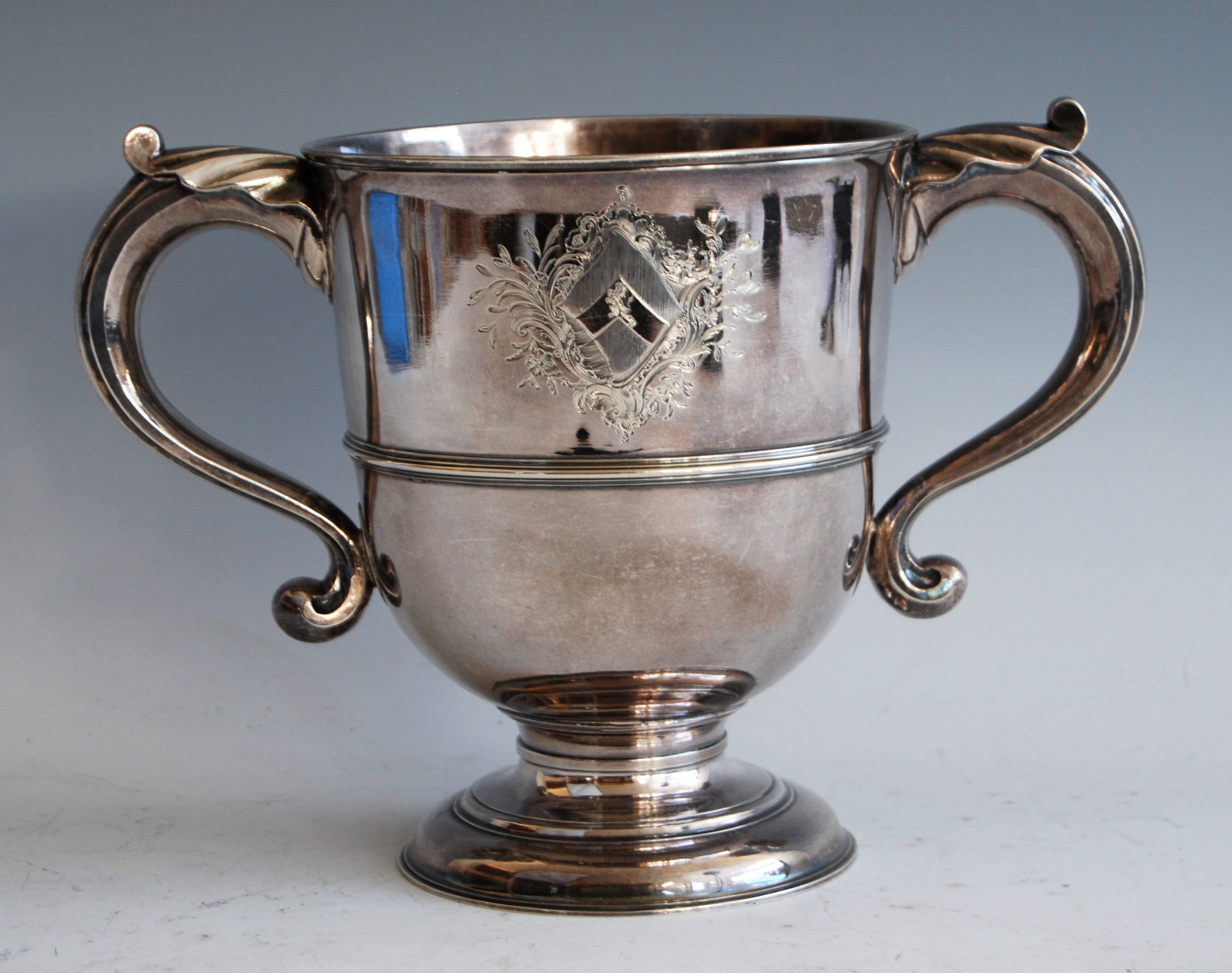 A George II silver twin handled loving cup, having twin bright cut engraved armorials, the S - Image 2 of 4