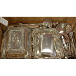 Assorted plated wares, to include pair of entrée dishes and covers, table cigarette box, assorted