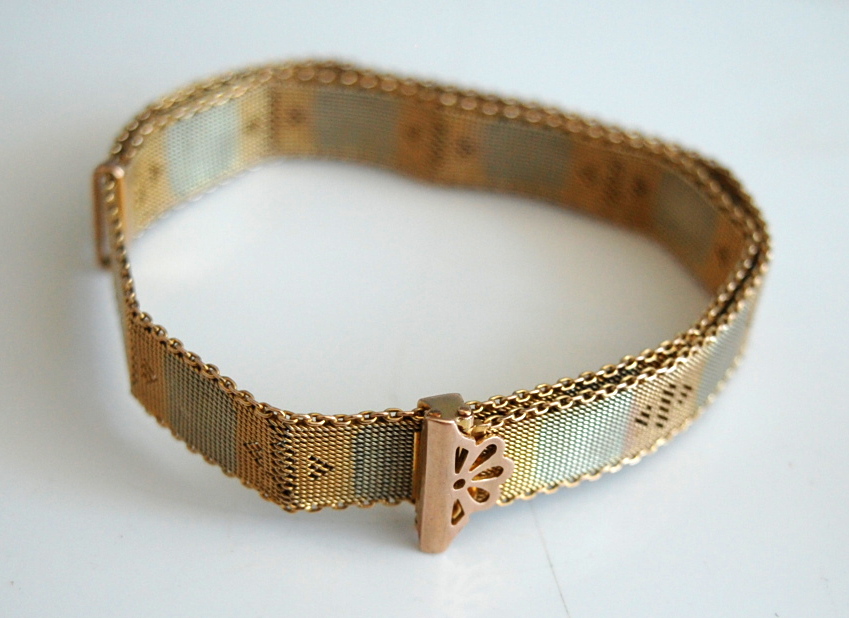 A 9ct three-colour gold meshlink adjustable bracelet, 20.8g, w.10mm - Image 2 of 2