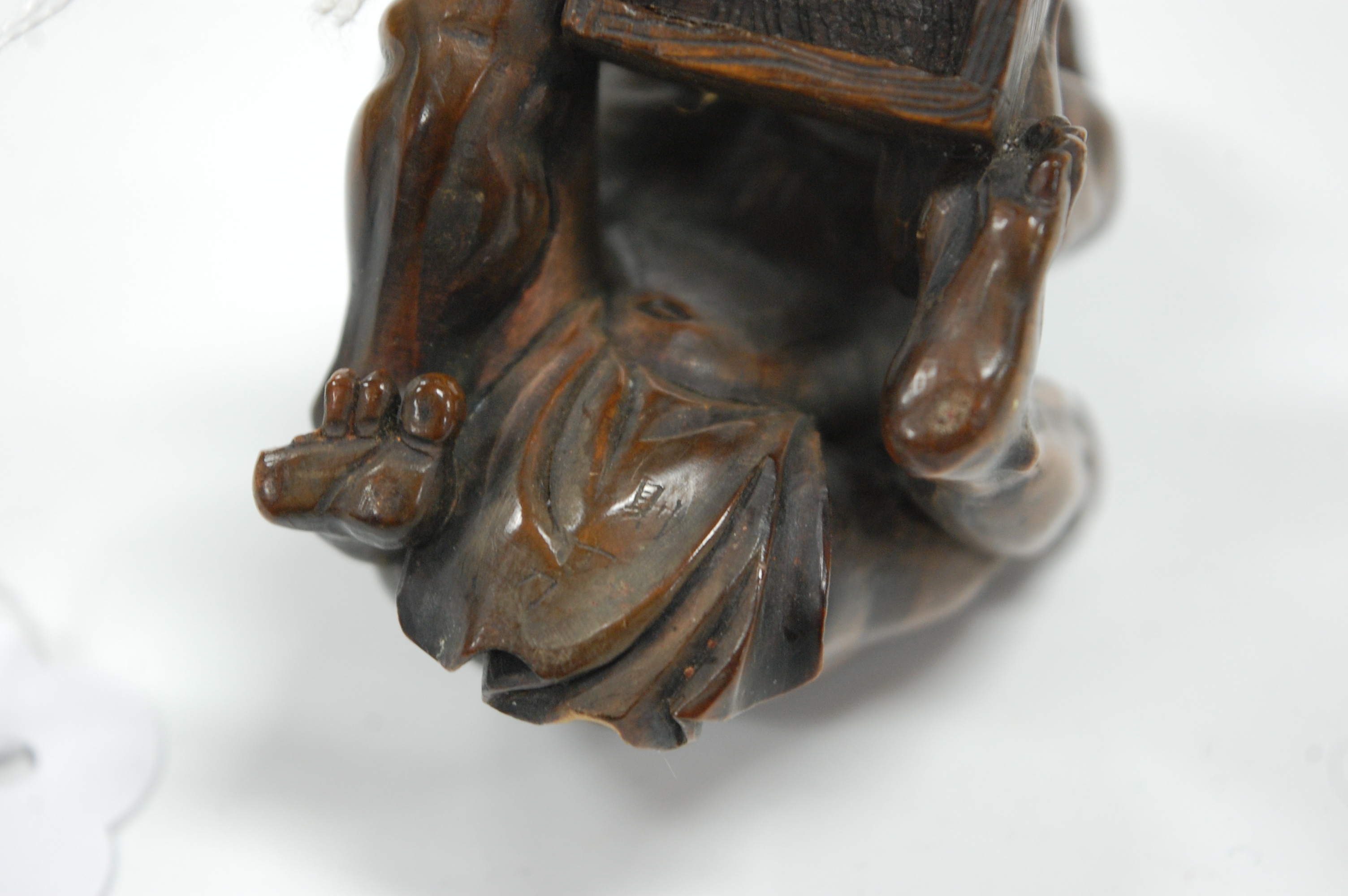 A Japanese Meiji period softwood netsuke, carved as a man in kneeling pose with rat upon his back, - Image 8 of 9