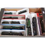 Tray containing 9 steam locomotives of mixed makes and in mixed conditions majority in GWR