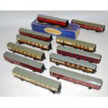 Hornby-Dublo - Ten Super-detail and a 3-rail TPO set with switch & mailbags (G-BP) – 4035 Pullman